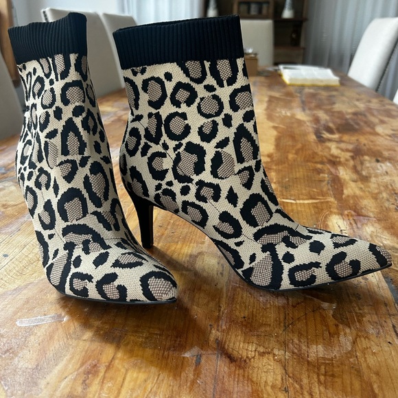 MIA Saddie Leopard Print Stretch Fabric Bootie - Picture 5 of 16